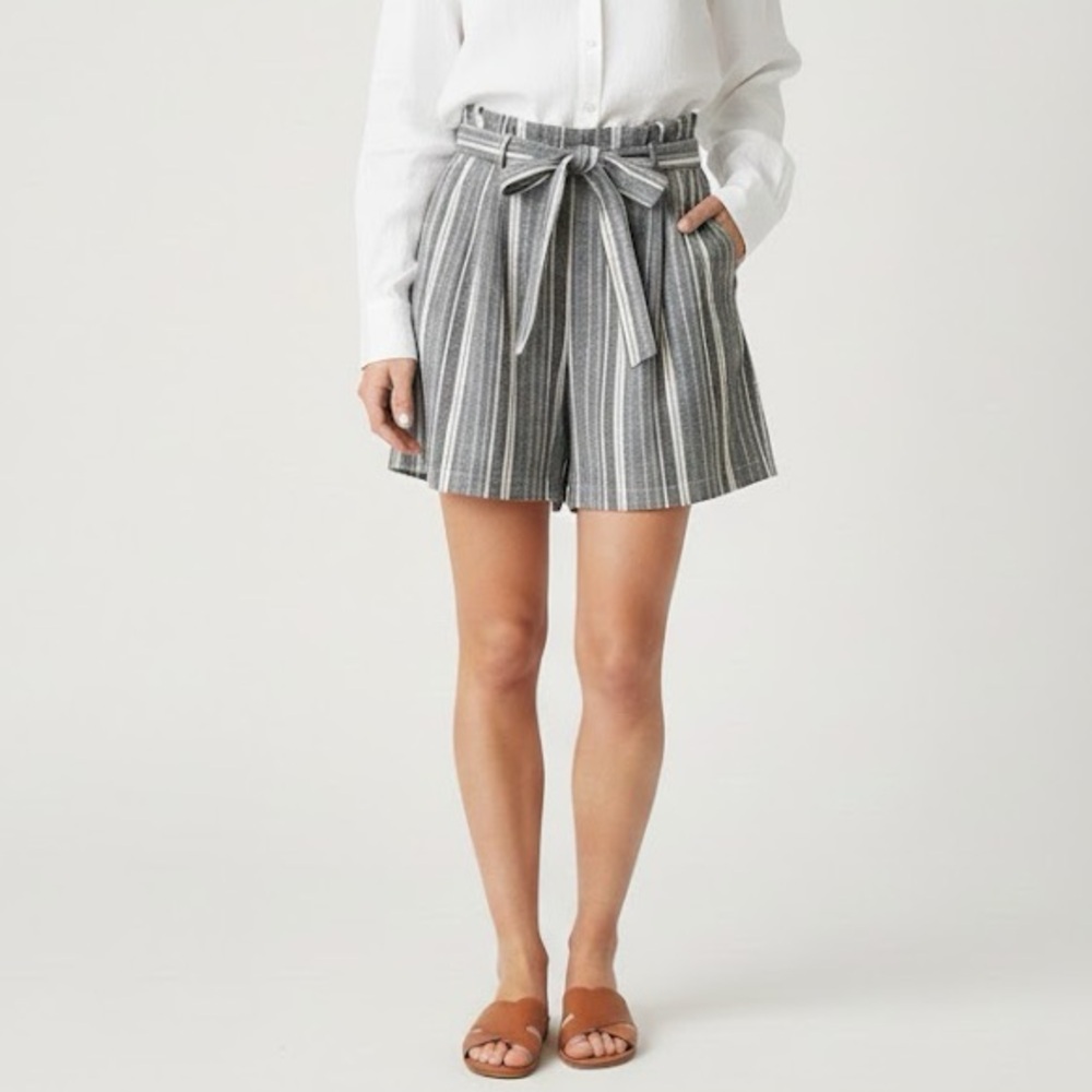 NEW Banana Republic Linen Shorts Striped Paperbag Waist Size 6 vintage style